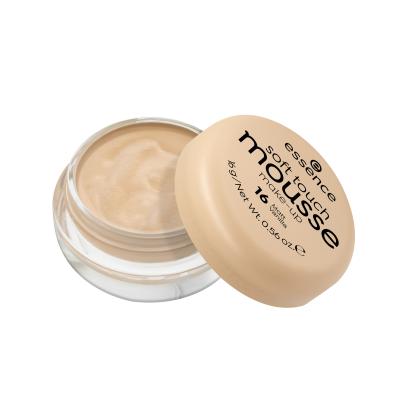 Essence Soft Touch Mousse Foundation für Frauen 16 g Farbton  16 Matt Vanilla