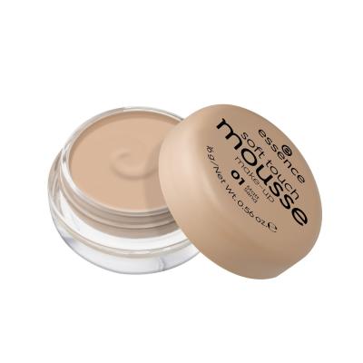 Essence Soft Touch Mousse Foundation für Frauen 16 g Farbton  01 Matt Sand